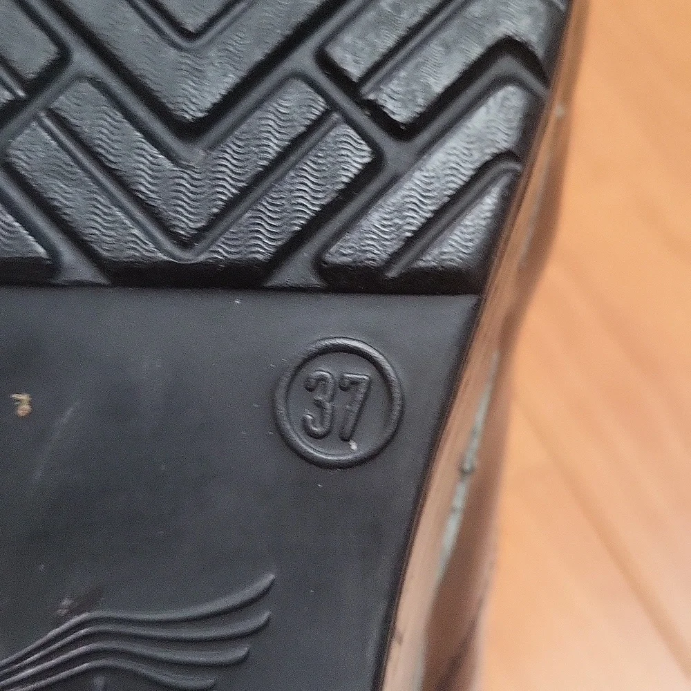 Dansko Purple Clogs - Picture 9 of 12